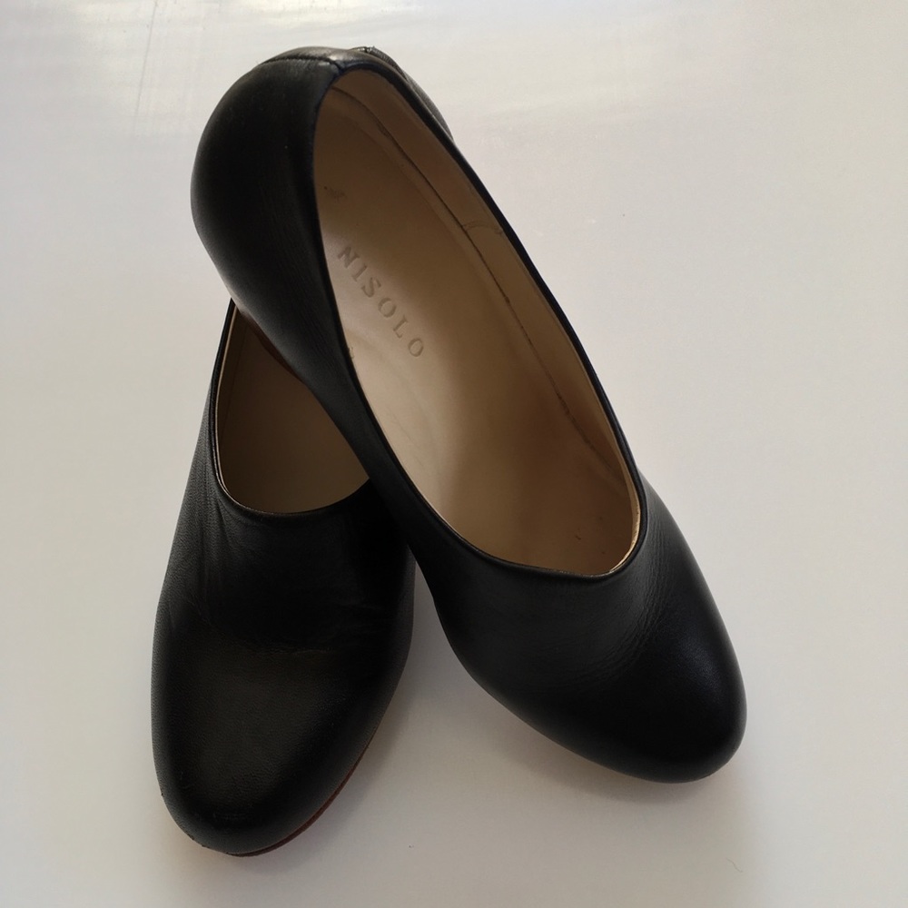 NISOLO PUMPS